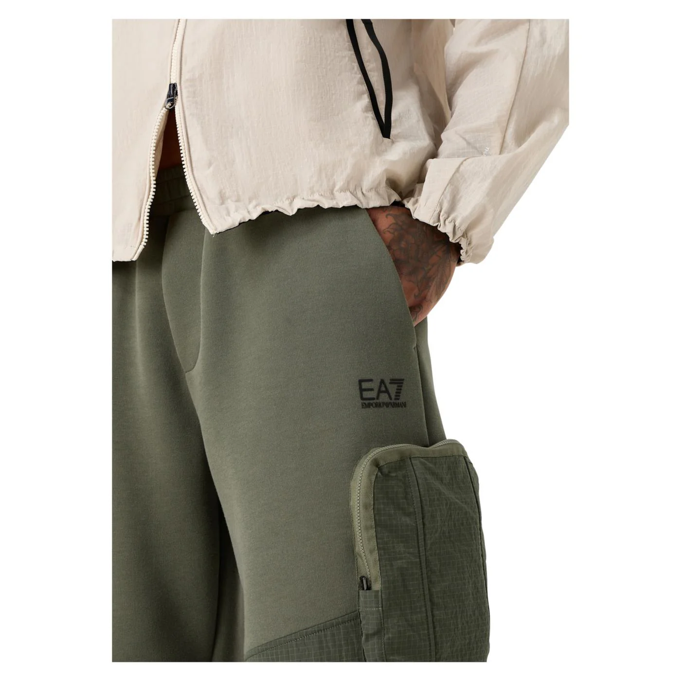 EMPORIO ARMANI 7 EA7 TRAIN ATHLETIC MIX CARGO - Image 3