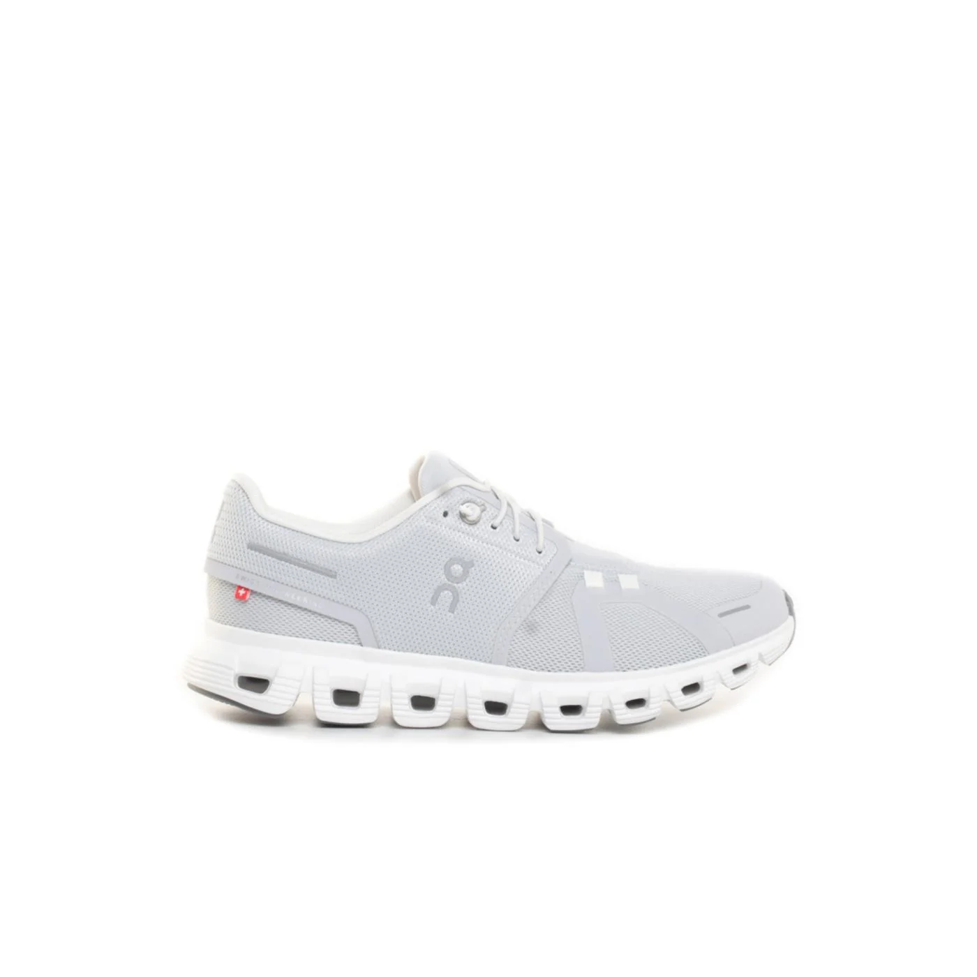 ON CLOUD 6 WOMAN